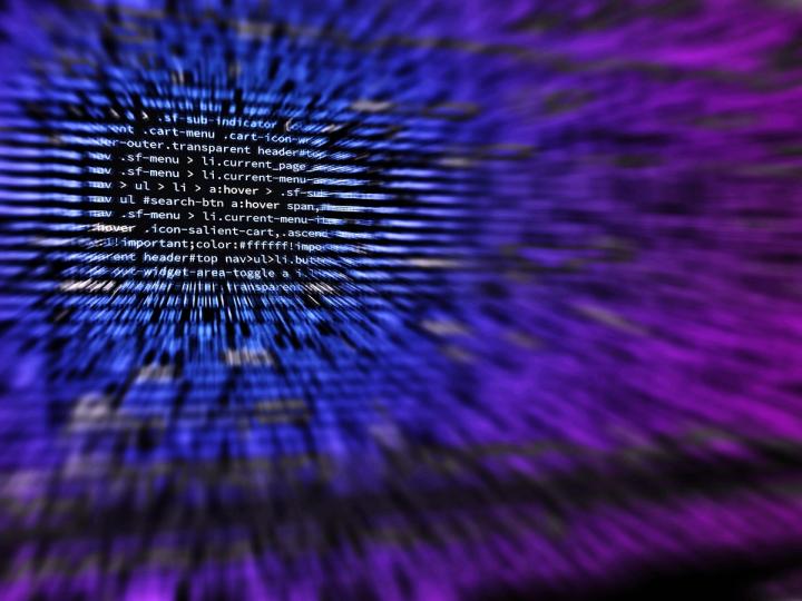 Representação do impacto da inteligência artificial no mercado de criptomoedas