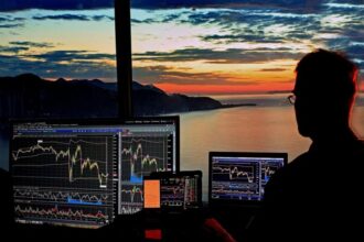 Queda do Ether e HYPE no mercado de criptomoedas