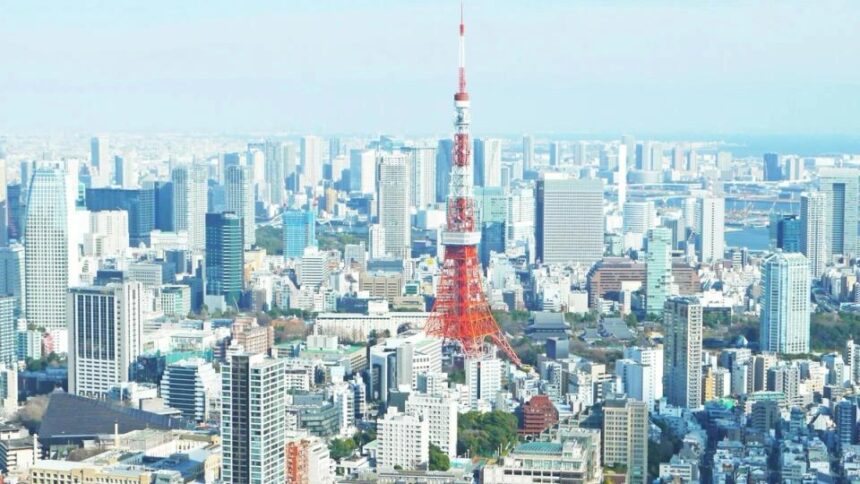 Empresas japonesas investindo em Bitcoin e XRP devido à desvalorização do iene.