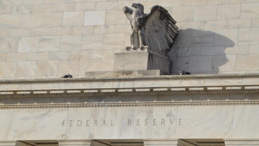Bitcoin ultrapassa US$ 64.000 em alta antes da decisão do Fed