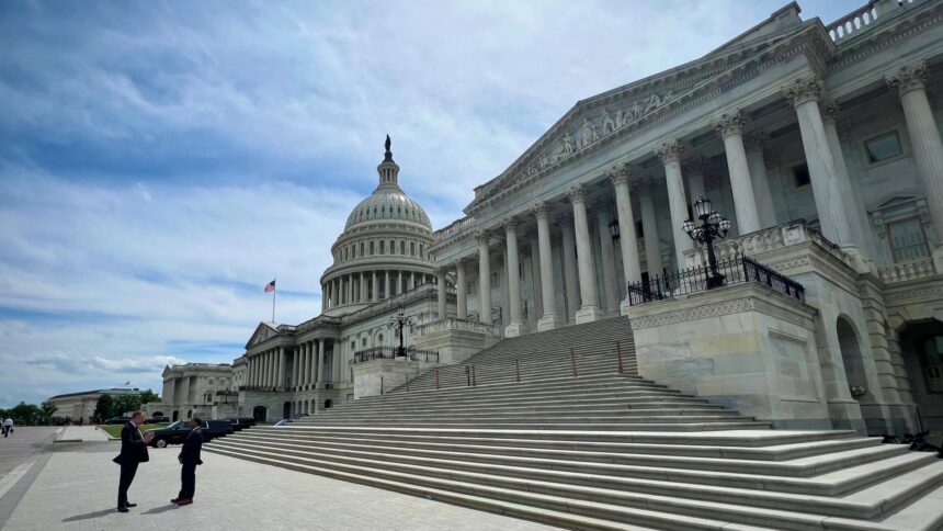 Imagem do Capitólio dos EUA durante o debate sobre criptomoedas