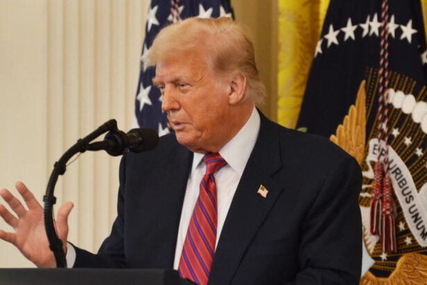 Imagem de destaque sobre as perdas da Trump Media em Bitcoin