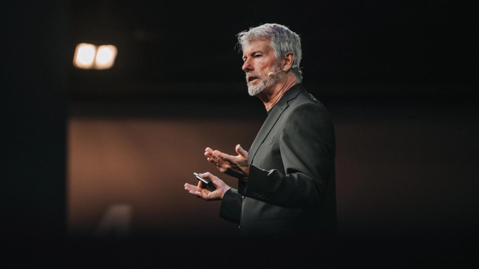 Michael Saylor discute estratégia de caixa da MicroStrategy