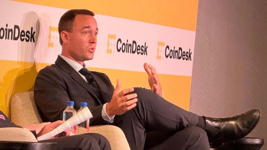 Taylor Lindman fala sobre novas regras de custódia de criptoativos