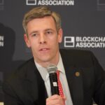 Grupo bancário processa regulador dos EUA por cartas de confiança cripto.