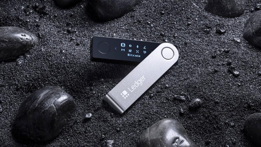 Logo da Ledger em um fundo digital com elementos de criptomoedas