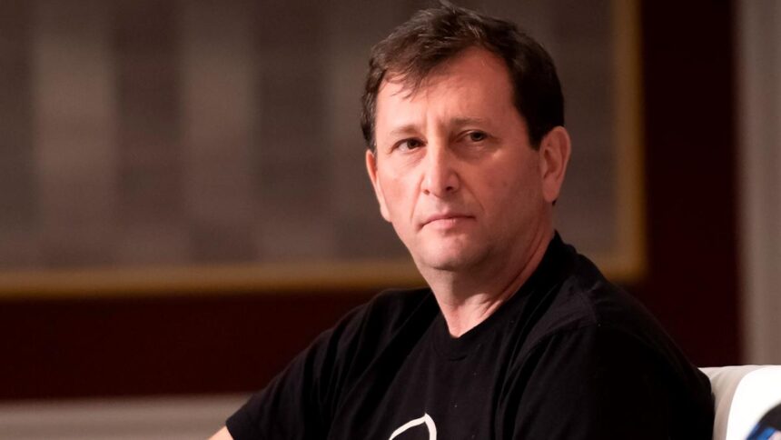 Alex Mashinsky, ex-CEO da Celsius, durante coletiva de imprensa