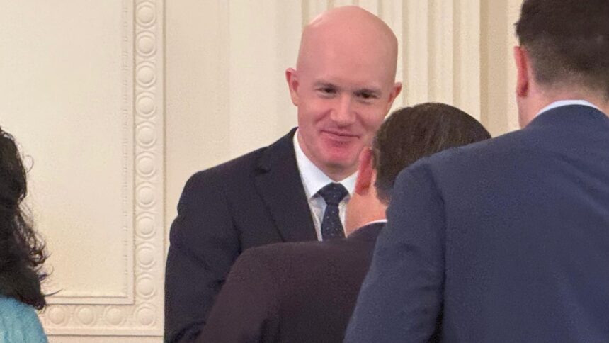 Representantes da Coinbase discutem o Clarity Act no Capitólio dos EUA