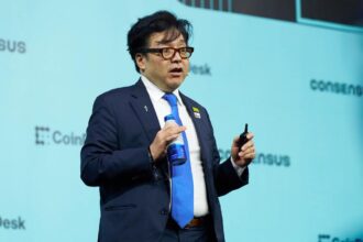 Tom Lee discute transferência de riqueza e demanda por cripto