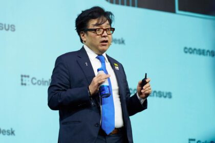 Tom Lee discute transferência de riqueza e demanda por cripto