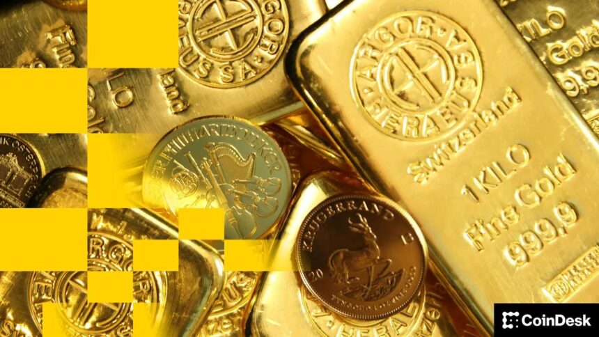 Representação do ouro e Bitcoin juntos em um portfólio de investimentos.